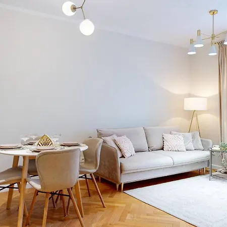 아파트 Moss Lazienki Park 바르샤바