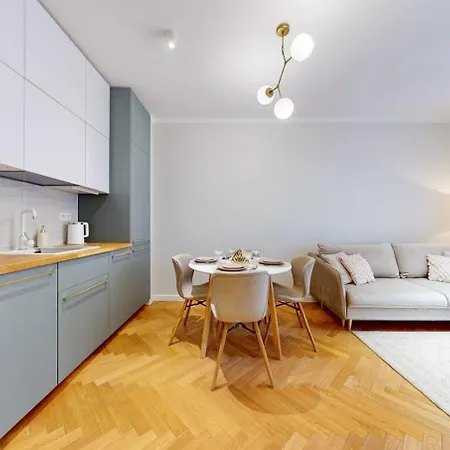 Moss Lazienki Park 바르샤바